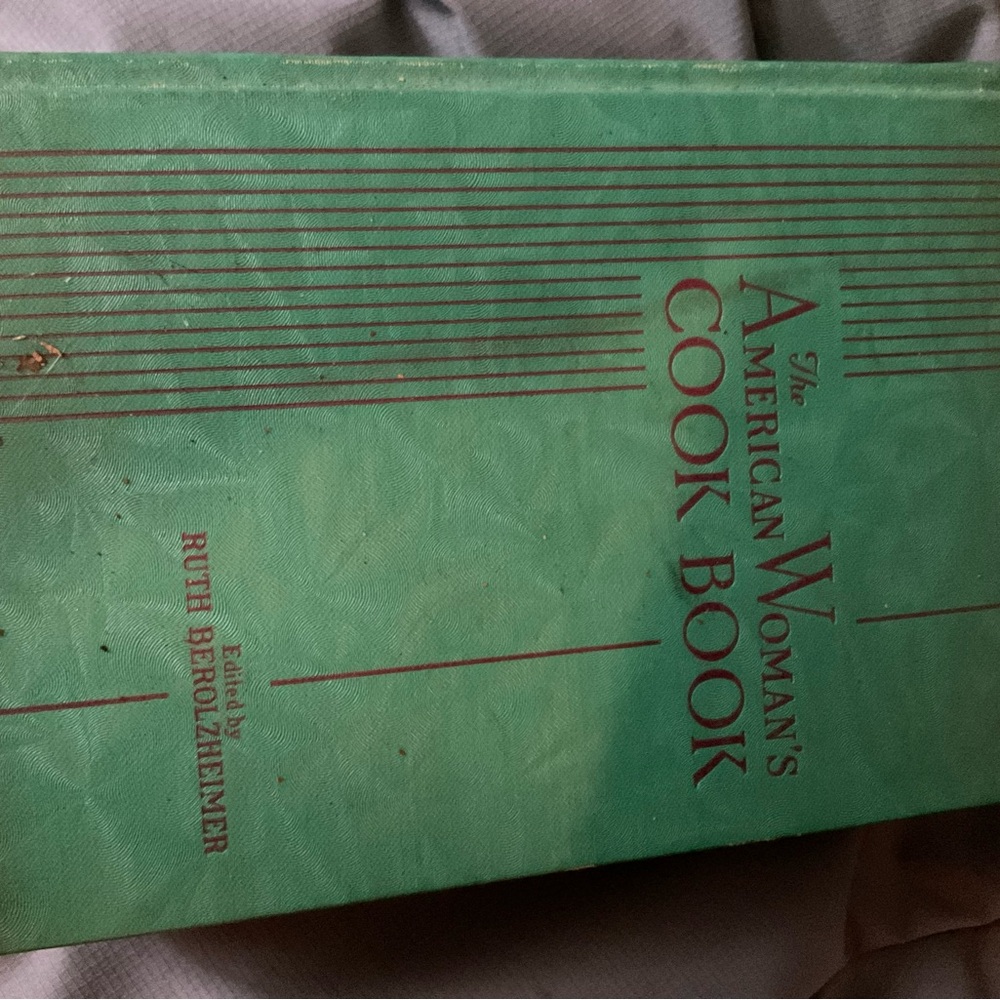 Vintage retro 1940 cook book.used 815:page.AMERICAN WOMAN COOKBOOK CULINARY ARTS